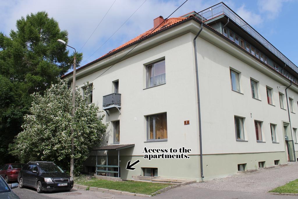 Ohtu Poik 2 City Center Basement Apartment Pärnu Extérieur photo